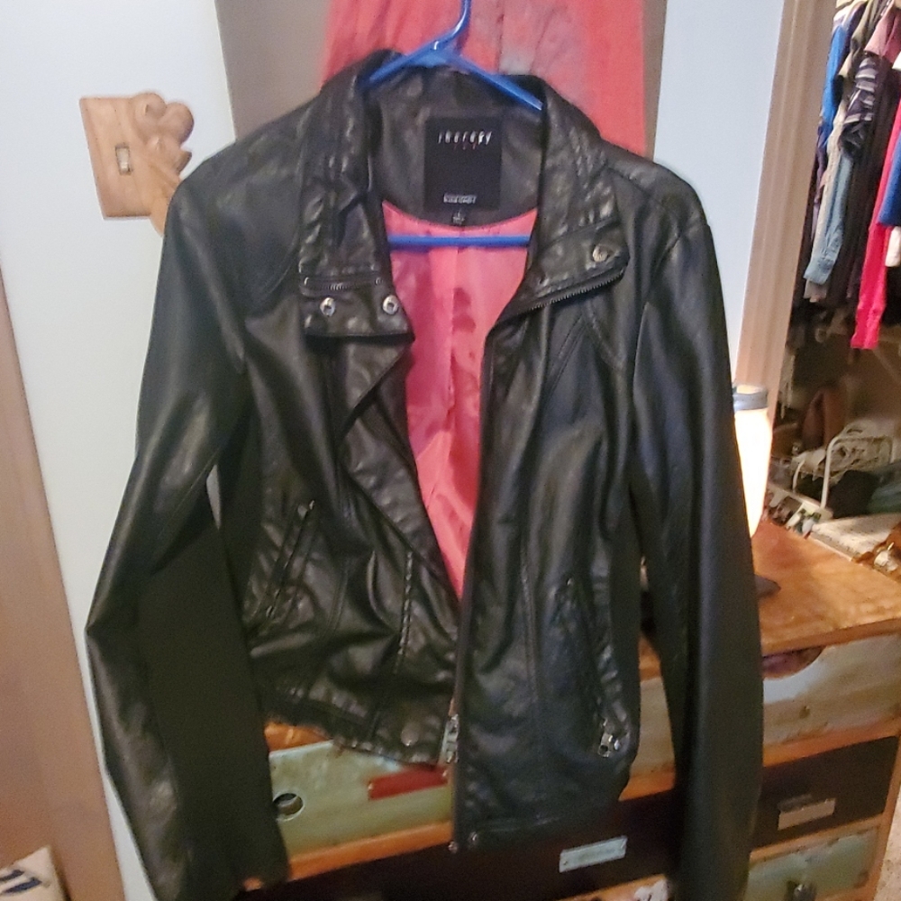 Leather jacket - Picture 2 of 3